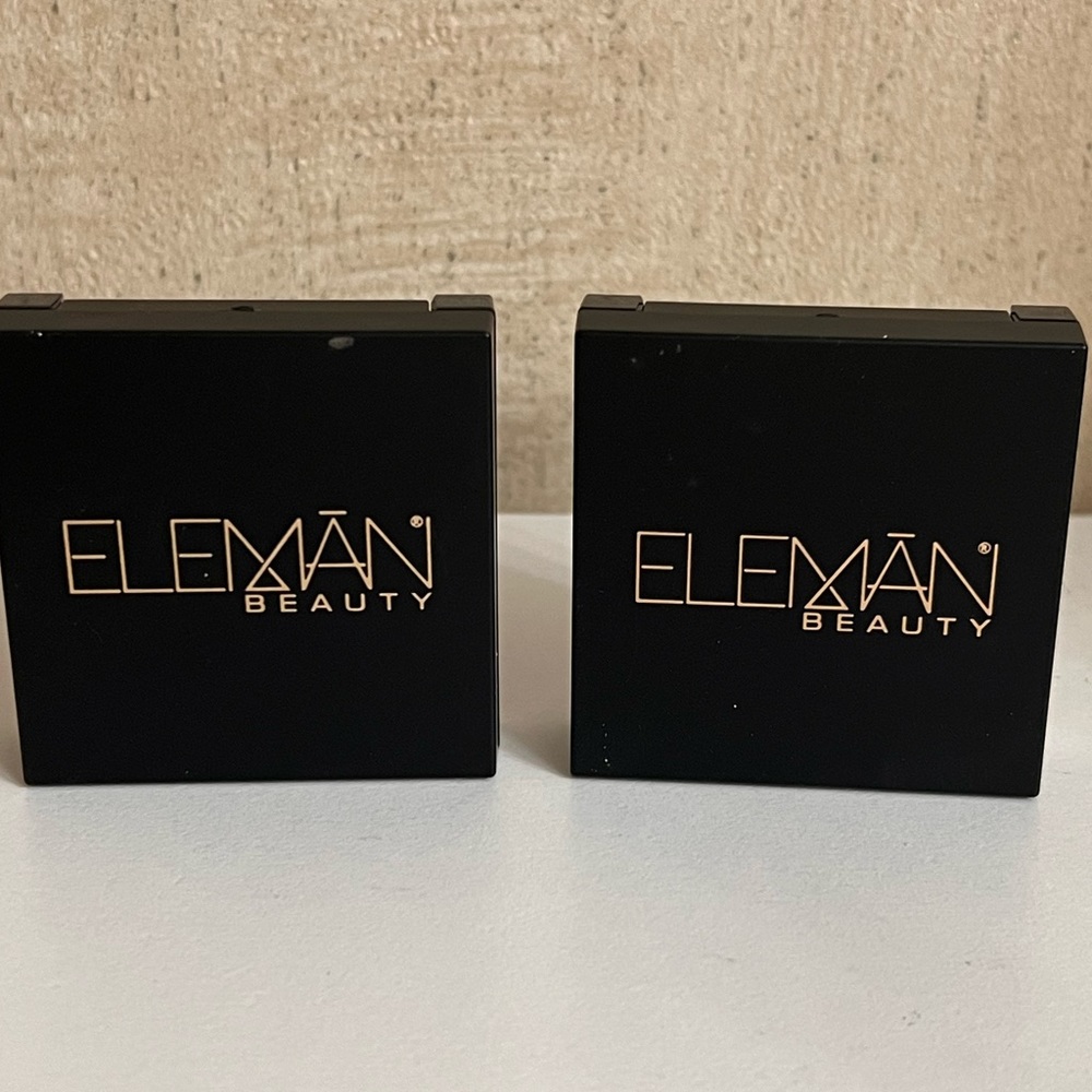 2 Eleman Beauty shadow palettes